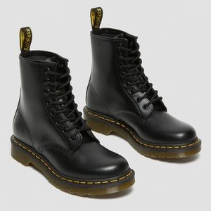 [NWOT] Doc Martens 1460 Boots in Black - 5 UK 38 EU 7 US